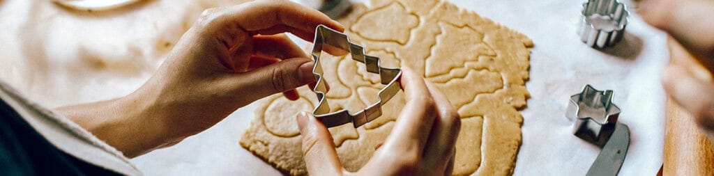 Julbakets viktigaste redskap: komplett guide från köksassistent till kakformar