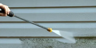 Så rengör du fasaden på bostaden