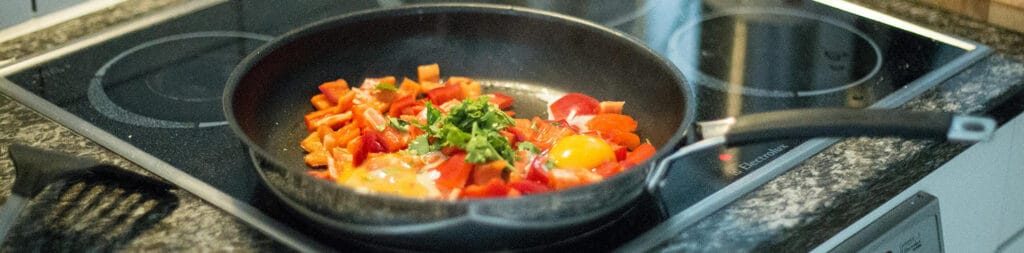 Vad betyder non-stick och keramisk beläggning egentligen?