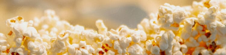 Popcornmaskin gör bäst popcorn för hemmabiokänsla