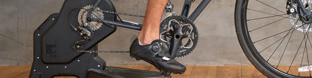 Så bygger du upp vinterträningen med cykeltrainer